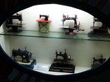 032-macchine per cucire in miniatura.jpg